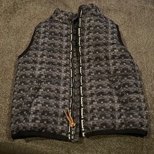 Timberland vest perfect for spring or fall! Worn once for 5minutes.